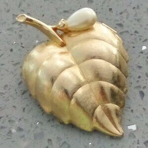 Vintage Avon Perfume Lip Balm Brooch Pin Goldtone Leaf with Faux Pearl